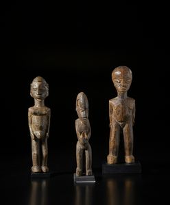 Lobi - Burkina Faso - Lotto composto da 3 sculture Bateba di varia dimensione e qualit d'intaglio. Legno duro.