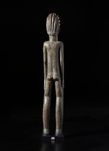 Lobi - Burkina Faso : Scultura antropomorfa Bateba.Legno duro a patina scura.  - Asta Asta 422 | AFRICA, OCEANIA E AMERICHE - ARTIGIANATO AFRICANO: VARI COMMITTENTI E SELEZIONE DALLA COLLEZIONE BARTOLOMUCCI Online - Associazione Nazionale - Case d'Asta italiane