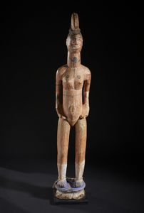 Igbo - Nigeria - Grande scultura antropomorfa.Legno duro a patina naturale, pigmenti e corda.