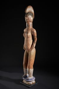 Igbo - Nigeria : Grande scultura antropomorfa.Legno duro a patina naturale, pigmenti e corda.  - Asta Asta 422 | AFRICA, OCEANIA E AMERICHE - ARTIGIANATO AFRICANO: VARI COMMITTENTI E SELEZIONE DALLA COLLEZIONE BARTOLOMUCCI Online - Associazione Nazionale - Case d'Asta italiane