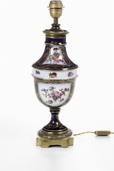 Vaso montato a lampada, XX secolo.<BR>  - Asta Maioliche e Porcellane - Associazione Nazionale - Case d'Asta italiane