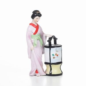 Figurina di Geisha, XX secolo.  - Asta Maioliche e Porcellane - Associazione Nazionale - Case d'Asta italiane