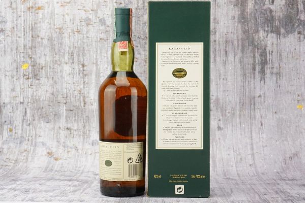 Lagavulin  - Asta September Spirits - Whisky, Whiskey e Bourbon da Collezione - Associazione Nazionale - Case d'Asta italiane