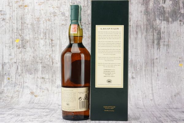 Lagavulin  - Asta September Spirits - Whisky, Whiskey e Bourbon da Collezione - Associazione Nazionale - Case d'Asta italiane