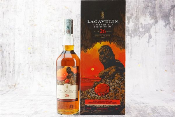 Lagavulin  - Asta September Spirits - Whisky, Whiskey e Bourbon da Collezione - Associazione Nazionale - Case d'Asta italiane