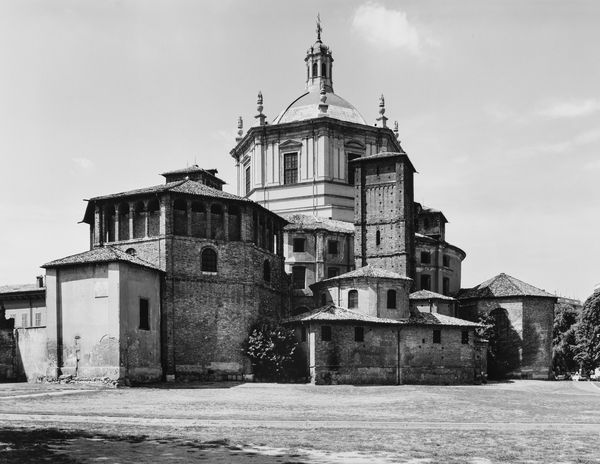 GABRIELE BASILICO : Basilica di San Lorenzo, Milano  - Asta Fotografia - Associazione Nazionale - Case d'Asta italiane