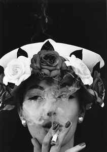 William Klein - Hat + 5 Roses, Paris