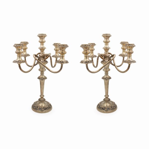 Coppia di candelabri a cinque luci  - Asta Argenti e l'Arte della Tavola - Associazione Nazionale - Case d'Asta italiane