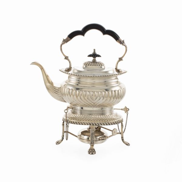 Tea Kettle in argento  - Asta Argenti e l'Arte della Tavola - Associazione Nazionale - Case d'Asta italiane