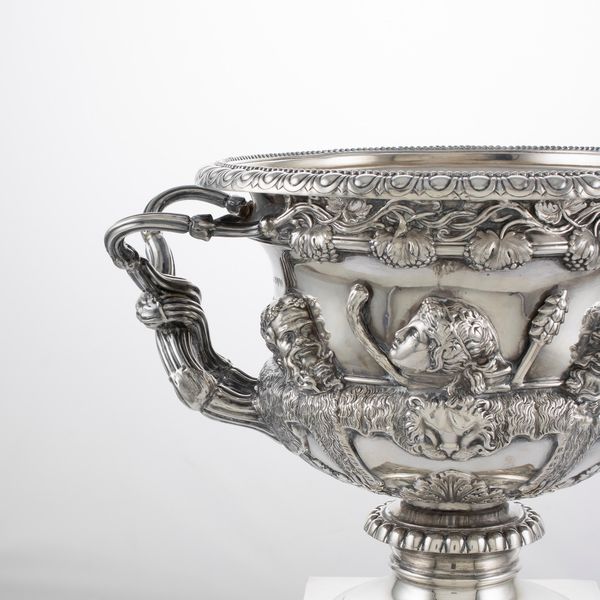 Modello di vaso Warwick in argento  - Asta Argenti e l'Arte della Tavola - Associazione Nazionale - Case d'Asta italiane