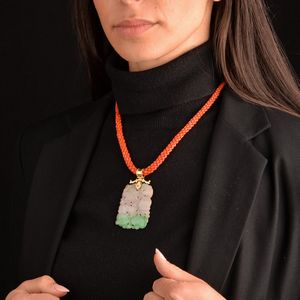 COLLANA IN CORALLO TESSITO CON PENDENTE IN GIADA  - Asta Gioielli  - Associazione Nazionale - Case d'Asta italiane