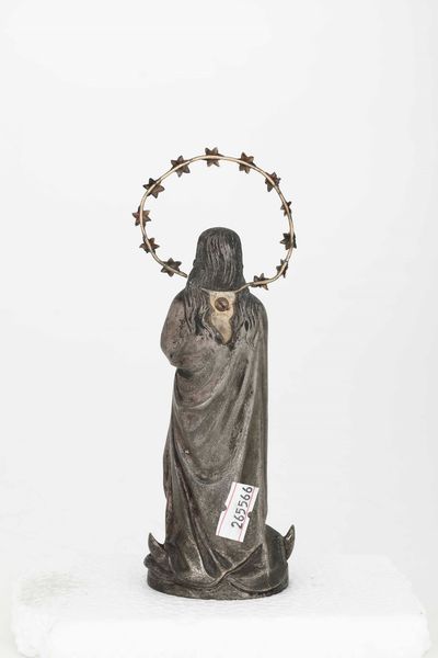 Immacolata in metallo fuso e argentato. XVIII secolo  - Asta Antiquariato e dipinti - Associazione Nazionale - Case d'Asta italiane