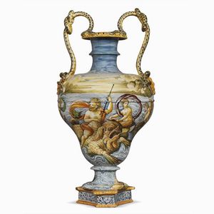 VASO A ANFORA, URBINO, BOTTEGA DI ORAZIO FONTANA, 1560-1570  - Asta IMPORTANTI MAIOLICHE DAL RINASCIMENTO AL SETTECENTO - Associazione Nazionale - Case d'Asta italiane