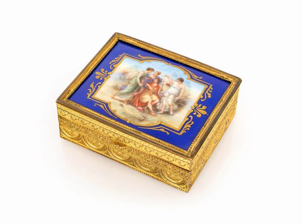 Cofanetto portagioie in metallo dorato e porcellana con miniatura, Francia, prima metà del XIX secolo  - Asta Antiquariato - Mobili, Sculture e Oggetti d'Arte - Associazione Nazionale - Case d'Asta italiane