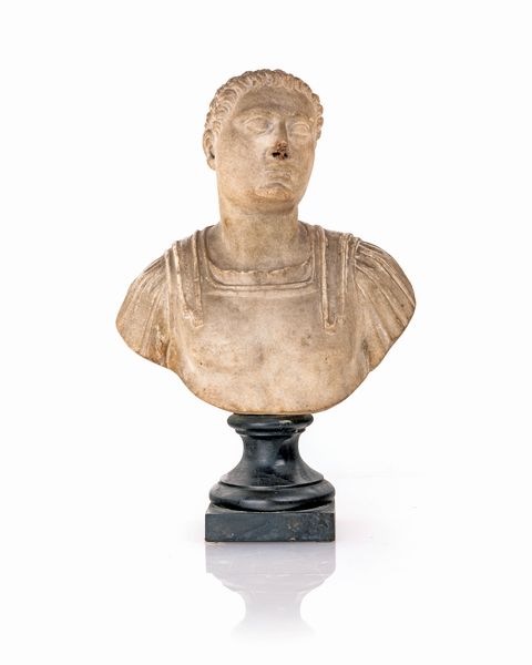 Piccolo busto in marmo, XVII secolo  - Asta Antiquariato - Mobili, Sculture e Oggetti d'Arte - Associazione Nazionale - Case d'Asta italiane