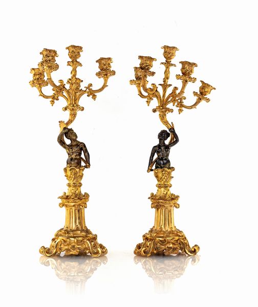 Coppia di candelabri in bronzo dorato a cinque luci, XIX secolo  - Asta Antiquariato - Mobili, Sculture e Oggetti d'Arte - Associazione Nazionale - Case d'Asta italiane