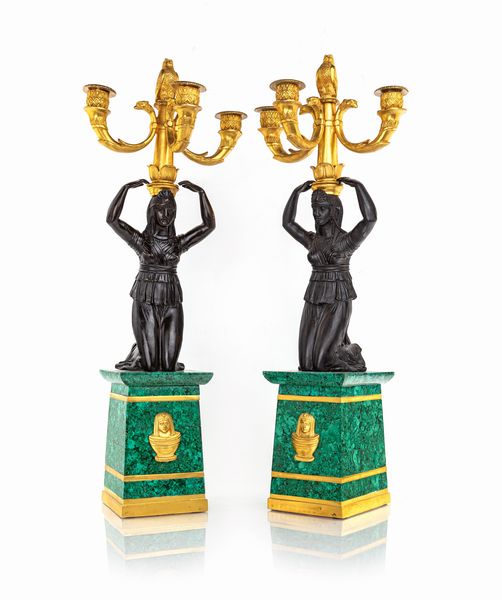 Coppia di candelabri in bronzo brunito e dorato, XIX secolo  - Asta Antiquariato - Mobili, Sculture e Oggetti d'Arte - Associazione Nazionale - Case d'Asta italiane