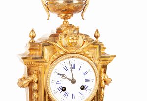 Orologio da tavolo in bronzo dorato d'epoca Napoleone III  - Asta Antiquariato - Mobili, Sculture e Oggetti d'Arte - Associazione Nazionale - Case d'Asta italiane