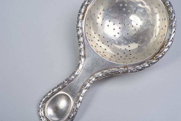 ARGENTIERE DEL XX SECOLO : Servizio miscellaneo di 67 posate in argento e metallo argentato  - Asta Asta 423 | ARTE ANTICA E DEL XIX SECOLO Online - Associazione Nazionale - Case d'Asta italiane