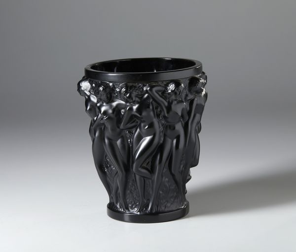 LALIQUE : Vaso dalla serie Bacchantes in vetro nero soffiato a stampo  - Asta Asta 423 | ARTE ANTICA E DEL XIX SECOLO Online - Associazione Nazionale - Case d'Asta italiane