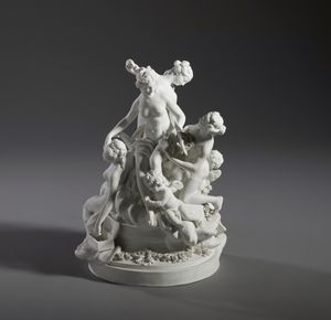 MANIFATTURA DI SEVRES DEL XIX SECOLO - Gruppo in biscuit raffigurante il trionfo di Venere, assisa su una nuvola e attorniata da ninfe e putti