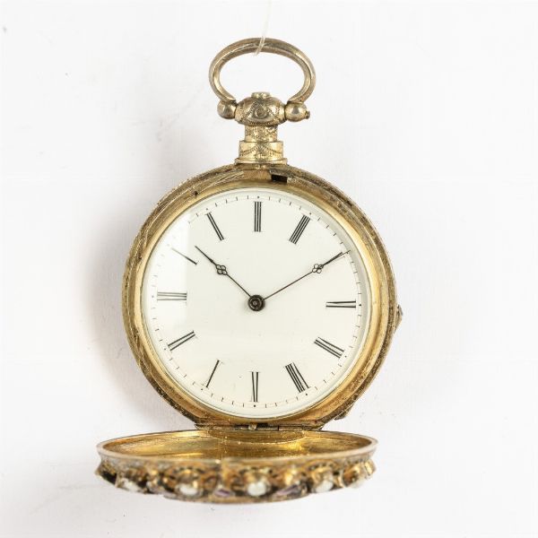 Orologio da donna Austro ungarico del 1820-1830 circa, cassa savonette in argento dorato, cassa con perline e pietre dure, miniatura smaltata sul retro, scappamento a cilindro a ponti multipli, quadrante in smalto bianco  - Asta Orologi da Tasca - Associazione Nazionale - Case d'Asta italiane