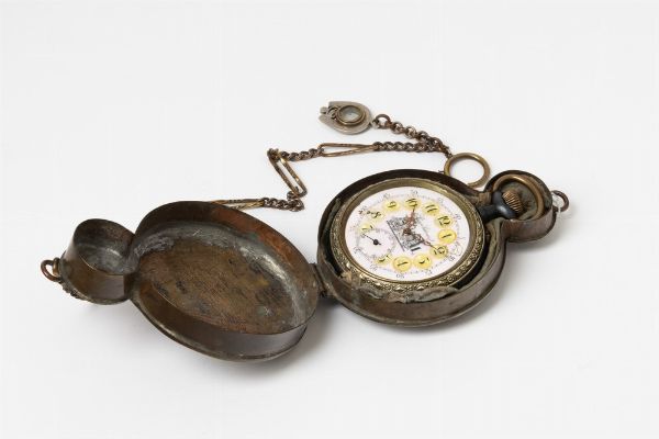 Orologio da tasca Regulator francese del 1890 circa, cassa in acciaio brunito, quadrante in smalto con cartuche (felature), dotato di cassa di protezione  - Asta Orologi da Tasca - Associazione Nazionale - Case d'Asta italiane