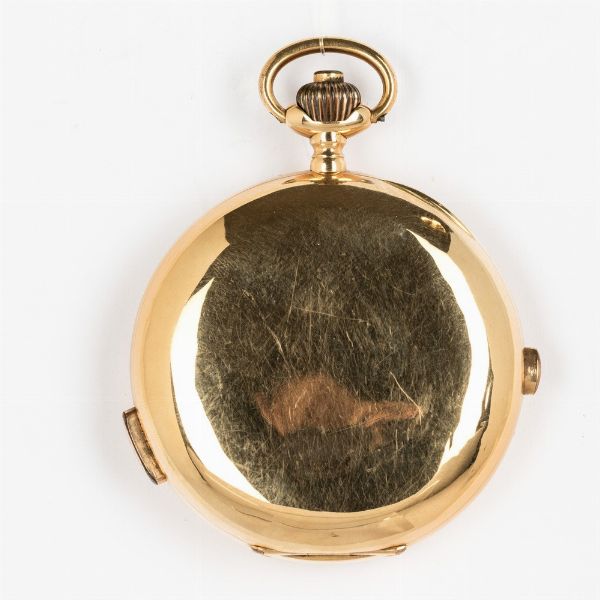 Orologio da tasca con ripetizione ore-quarti e chrono, cassa in oro 18 kt a tre corpi, movimento con scappamento ad ancora, ripetizione azionata con pulsante, quadrante in smalto bianco, 1910 circa  - Asta Orologi da Tasca - Associazione Nazionale - Case d'Asta italiane