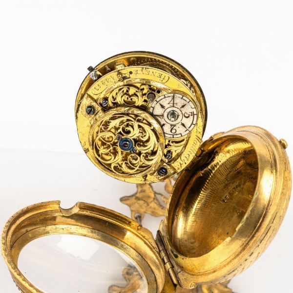 Orologio da tasca con chateleine coeva in metallo dorato, firmato Moilliet a Geneve del 1790 circa, cassa in ottone dorato, produzione Svizzera per il mercato inglese, scappamento a verga, smalto sul retro  - Asta Orologi da Tasca - Associazione Nazionale - Case d'Asta italiane