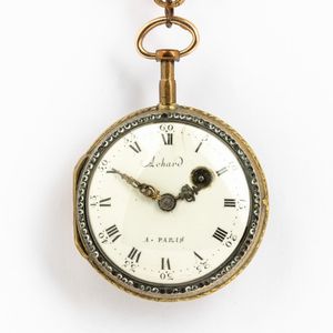 Orologio da tasca del 1780 circa, Achard, Parigi, cassa in ottone dorato, scappamento a verga, quadrante in smalto, con chiavetta<BR>Nel lotto una Chateleine luigi XVI in metallo dorato  - Asta Orologi da Tasca - Associazione Nazionale - Case d'Asta italiane