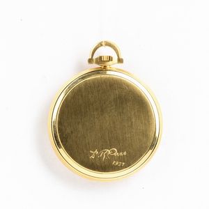 Orologio da tasca Patek Philippe, dress watch in oro 18 kt, produzione anno 1937 circa, movimento numero 826.561.<BR>Movimento con scappamento ad ancora, con setting a vite micrometrica, ruota di carica a denti di lupo.<BR>Quadrante in metallo argentato e numeri applicati.<BR>scatola originale  - Asta Orologi da Tasca - Associazione Nazionale - Case d'Asta italiane