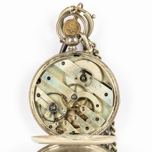 Orologio da tasca di produzione Svizzera, cassa in argento, quadrante in argento con numeri romani in oro, movimento con scappamento ad ancora, 1870 circa, con catena in argento  - Asta Orologi da Tasca - Associazione Nazionale - Case d'Asta italiane