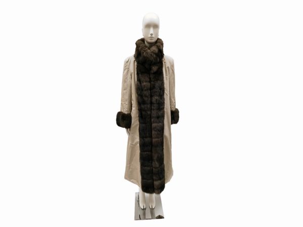 Christian Dior, Cappotto lungo in gros beige  - Asta Vintagemania - Associazione Nazionale - Case d'Asta italiane