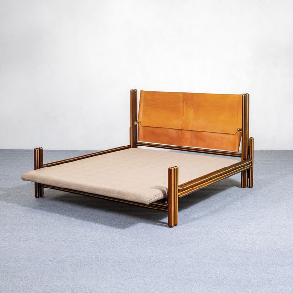 Carlo Scarpa : Letto matrimoniale modello mod. Toledo  - Asta Made in Gavina - Associazione Nazionale - Case d'Asta italiane