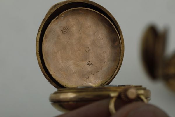 Lotto di 4 monachine con cassa in oro (tre 18k, uno 12k)  - Asta Pendole e orologi - Associazione Nazionale - Case d'Asta italiane