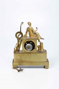 Pendola da tavolo in bronzo dorato. Francia XIX-XX secolo  - Asta Pendole e orologi - Associazione Nazionale - Case d'Asta italiane