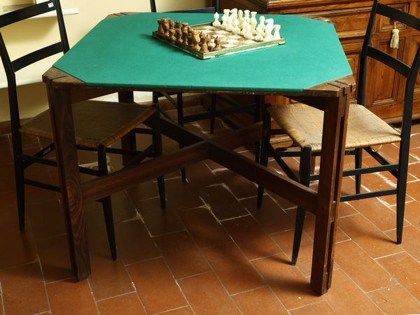 Tavolino da gioco in legno tenero  - Asta L'arte di arredare - Associazione Nazionale - Case d'Asta italiane