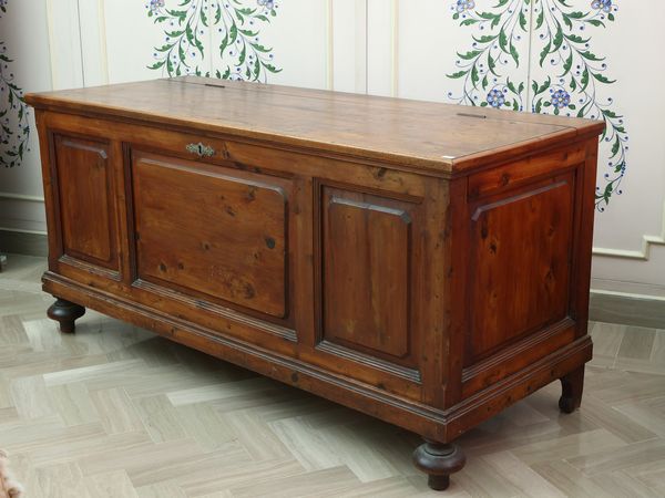 Cassapanca rustica in legno tenero  - Asta L'arte di arredare - Associazione Nazionale - Case d'Asta italiane