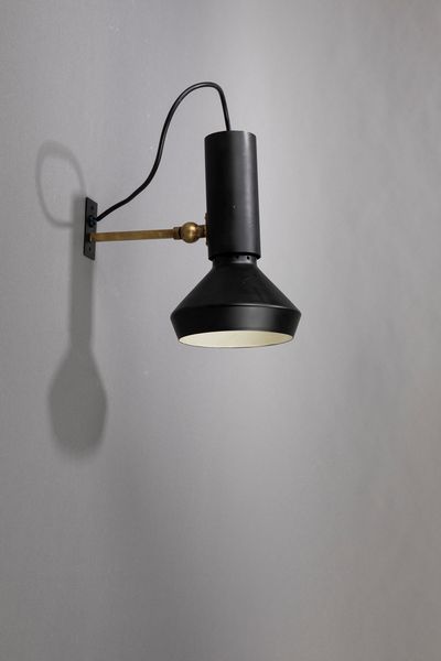 Giuseppe Ostuni Oluce : Lampada da parete  - Asta Design e Arti Decorative - Associazione Nazionale - Case d'Asta italiane