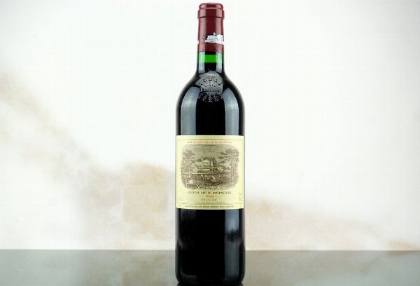 Château Lafite Rothschild 1996  - Asta LA RAFFINATEZZA DELLA COMPLESSITA' - Vini Pregiati e da Collezione - Associazione Nazionale - Case d'Asta italiane