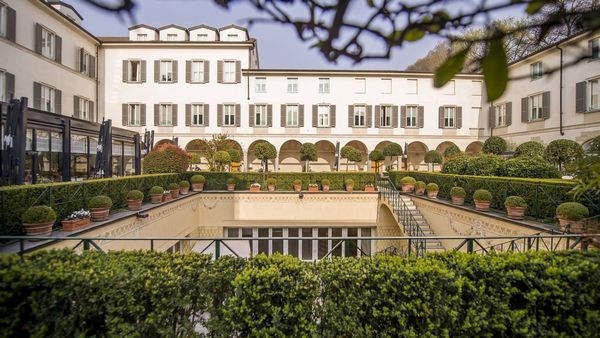 Four Seasons - Milano  - Asta PANDOLFINI PER AMICI DI URI - ASTA BENEFICA PER SOSTENERE LA RICERCA SCIENTIFICA UROLOGICA - Associazione Nazionale - Case d'Asta italiane