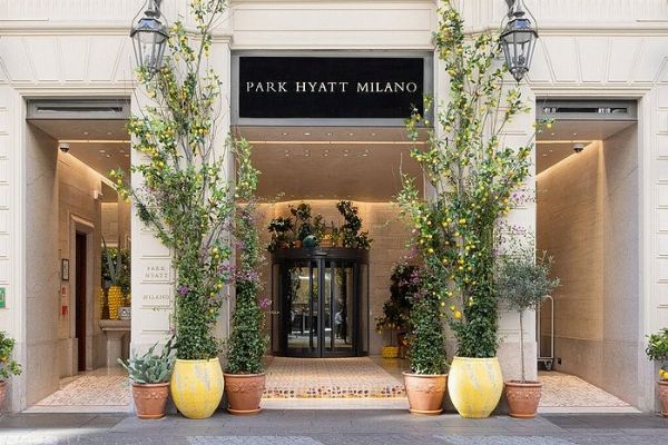 Park Hyatt - Milano  - Asta PANDOLFINI PER AMICI DI URI - ASTA BENEFICA PER SOSTENERE LA RICERCA SCIENTIFICA UROLOGICA - Associazione Nazionale - Case d'Asta italiane