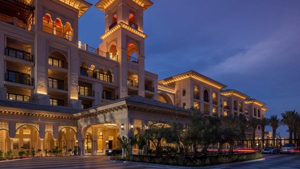 Four Seasons - Dubai  - Asta PANDOLFINI PER AMICI DI URI - ASTA BENEFICA PER SOSTENERE LA RICERCA SCIENTIFICA UROLOGICA - Associazione Nazionale - Case d'Asta italiane