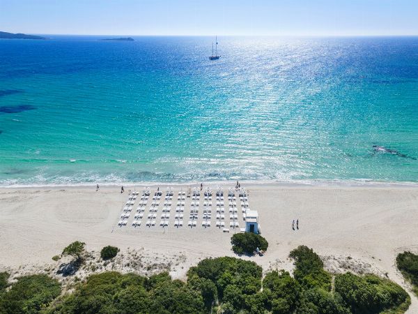 Baglioni Resort Sardinia - Lu Fraili di Sotto (SS)  - Asta PANDOLFINI PER AMICI DI URI - ASTA BENEFICA PER SOSTENERE LA RICERCA SCIENTIFICA UROLOGICA - Associazione Nazionale - Case d'Asta italiane