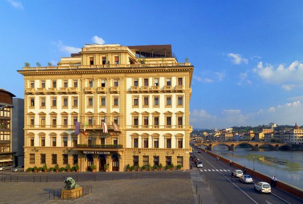 The Westin Excelsior - Firenze  - Asta PANDOLFINI PER AMICI DI URI - ASTA BENEFICA PER SOSTENERE LA RICERCA SCIENTIFICA UROLOGICA - Associazione Nazionale - Case d'Asta italiane