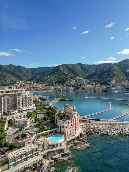 Hotel Excelsior Palace Portofino Coast - Rapallo (GE)  - Asta PANDOLFINI PER AMICI DI URI - ASTA BENEFICA PER SOSTENERE LA RICERCA SCIENTIFICA UROLOGICA - Associazione Nazionale - Case d'Asta italiane