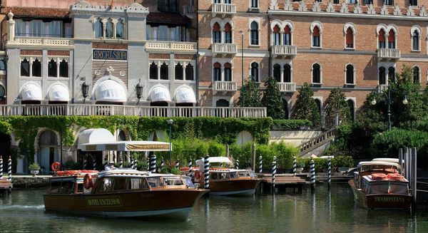 Hotel Excelsior Venice Lido Resort - Lido di Venezia (VE)  - Asta PANDOLFINI PER AMICI DI URI - ASTA BENEFICA PER SOSTENERE LA RICERCA SCIENTIFICA UROLOGICA - Associazione Nazionale - Case d'Asta italiane