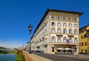 The St. Regis - Firenze  - Asta PANDOLFINI PER AMICI DI URI - ASTA BENEFICA PER SOSTENERE LA RICERCA SCIENTIFICA UROLOGICA - Associazione Nazionale - Case d'Asta italiane