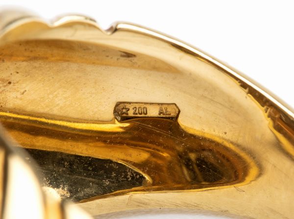 Anello in oro con pietra rosa  - Asta Gioielli, orologi, argenti e penne - Associazione Nazionale - Case d'Asta italiane