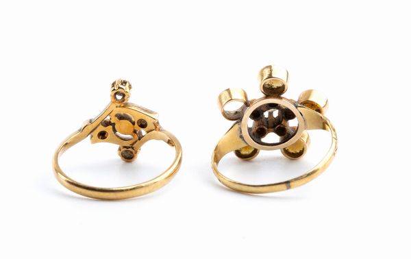 Lotto di 2 anelli in oro, diamanti e perle  - Asta Gioielli, orologi, argenti e penne - Associazione Nazionale - Case d'Asta italiane